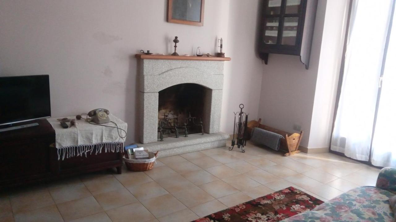 la casa nel prunent Trontano Esterno foto